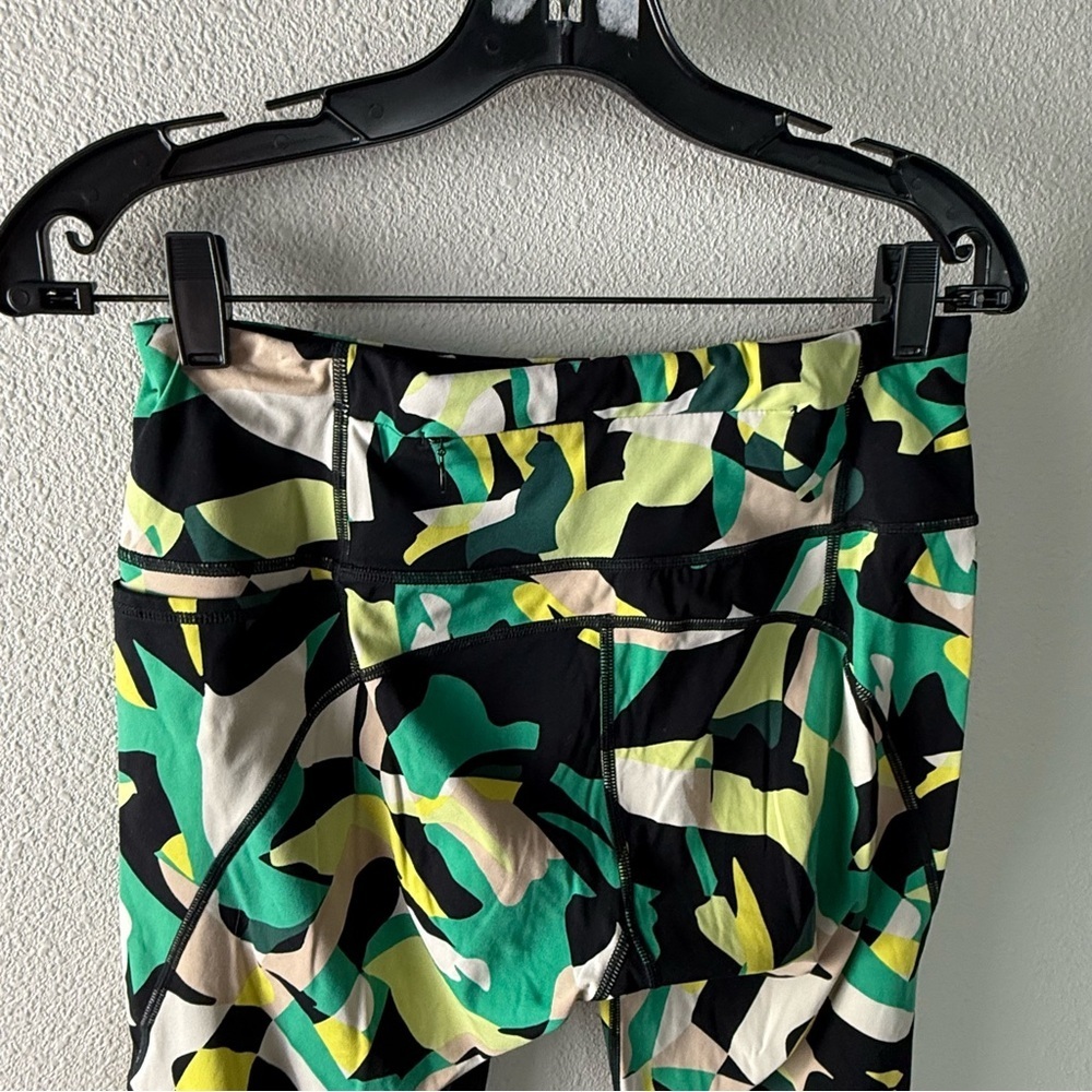 Sweaty Betty Power 7/8 Workout Leggings Green Camo Figure Casual Women’s 8-10 - Picture 7 of 11